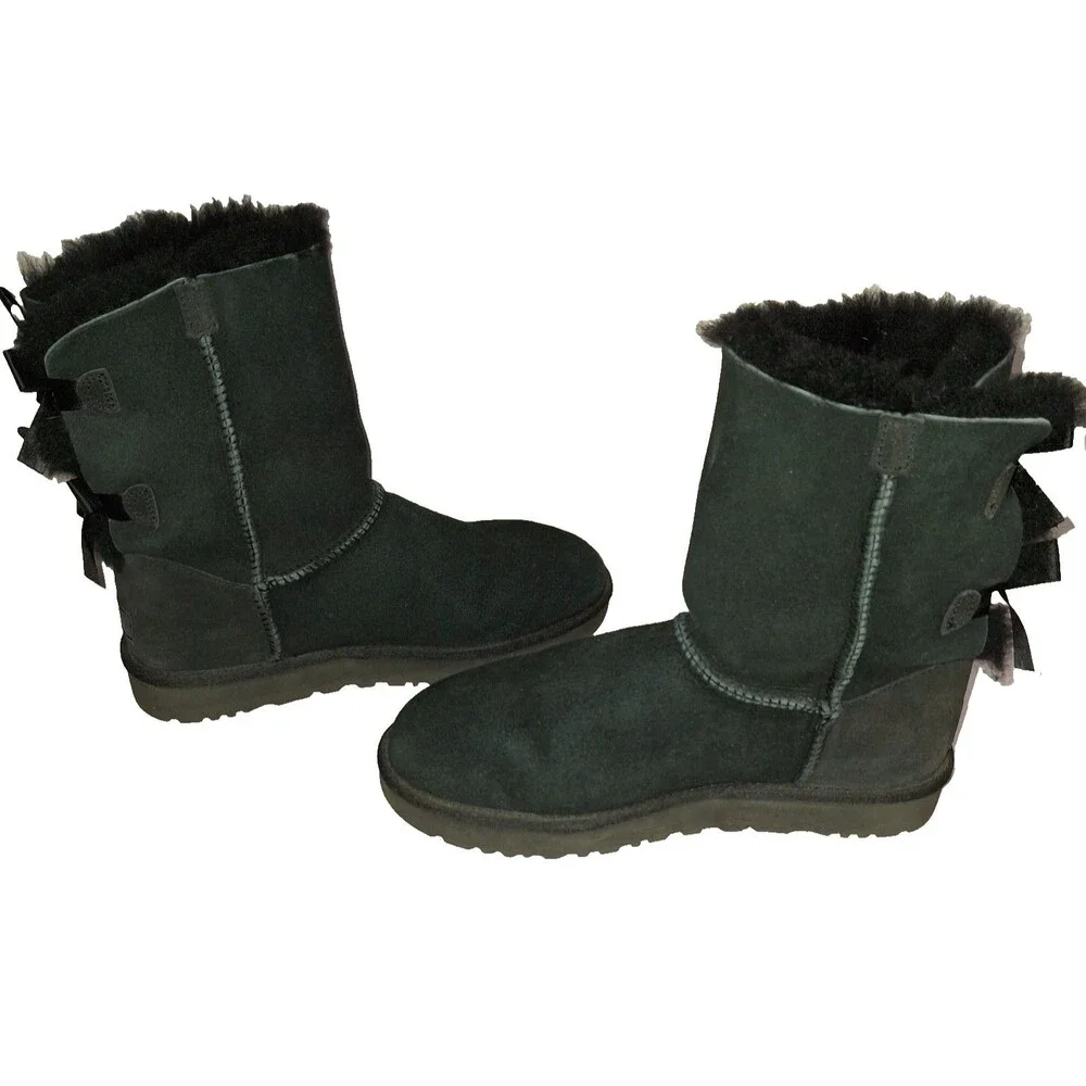 UGG Australia Bailey Bow II Women's Black Sheepskin Boots Size 8